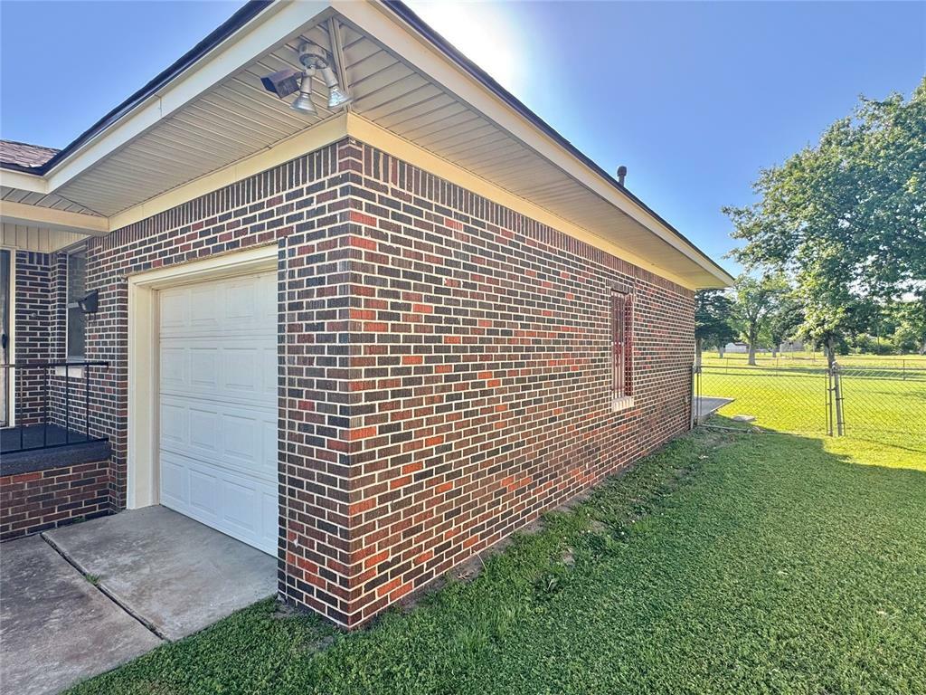 Property Photo: 1618 NW 24th Street OK 73505