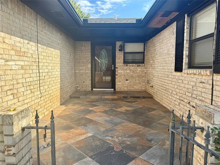 Property Photo: 142 Skyline Drive OK 73018