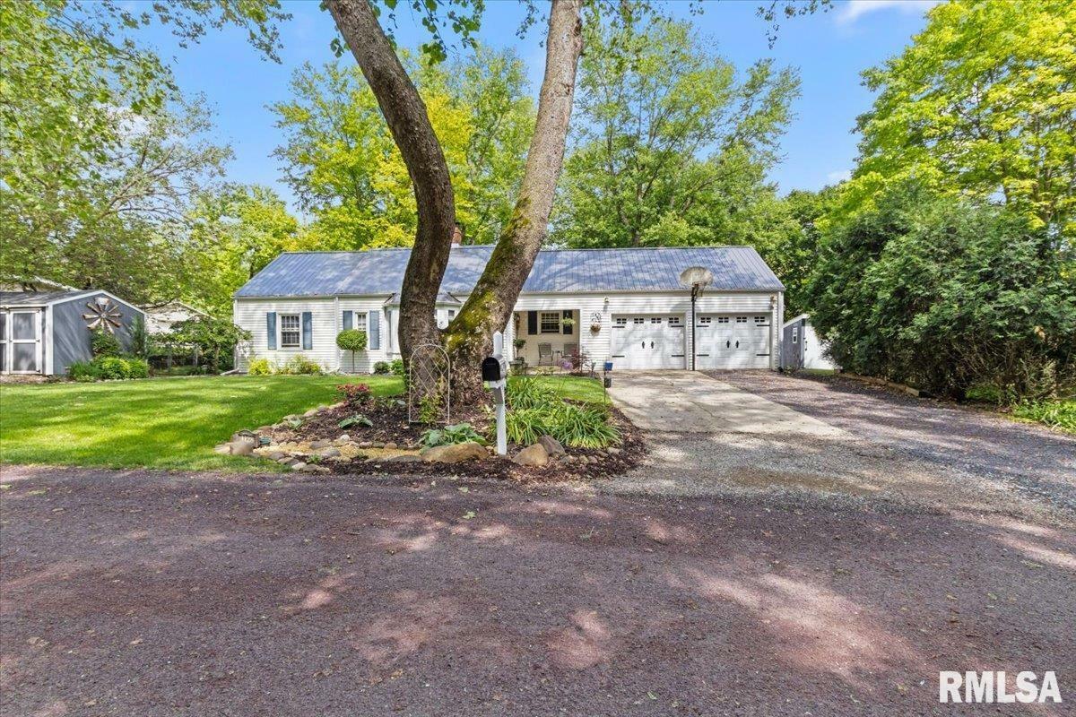 Property Photo: 1128 N Robert Drive IL 61611