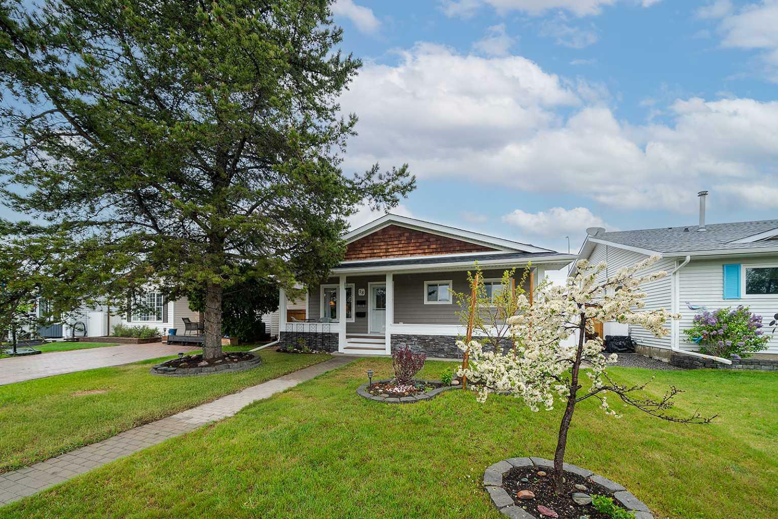 Property Photo: 18 Russell Crescent AB T4P 3C1