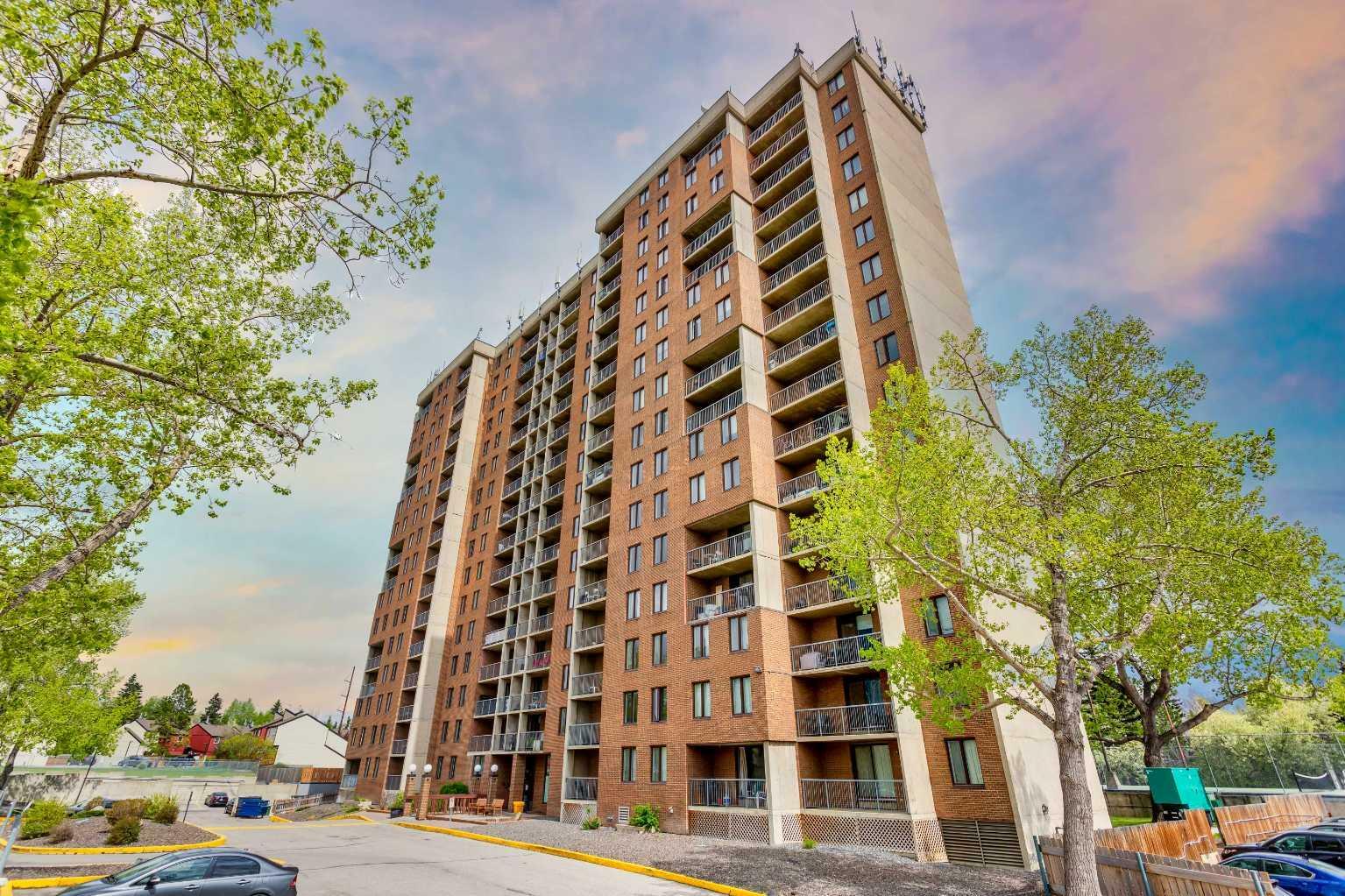 Property Photo:  4944 Dalton Drive NW 208  AB T3A 2E6 