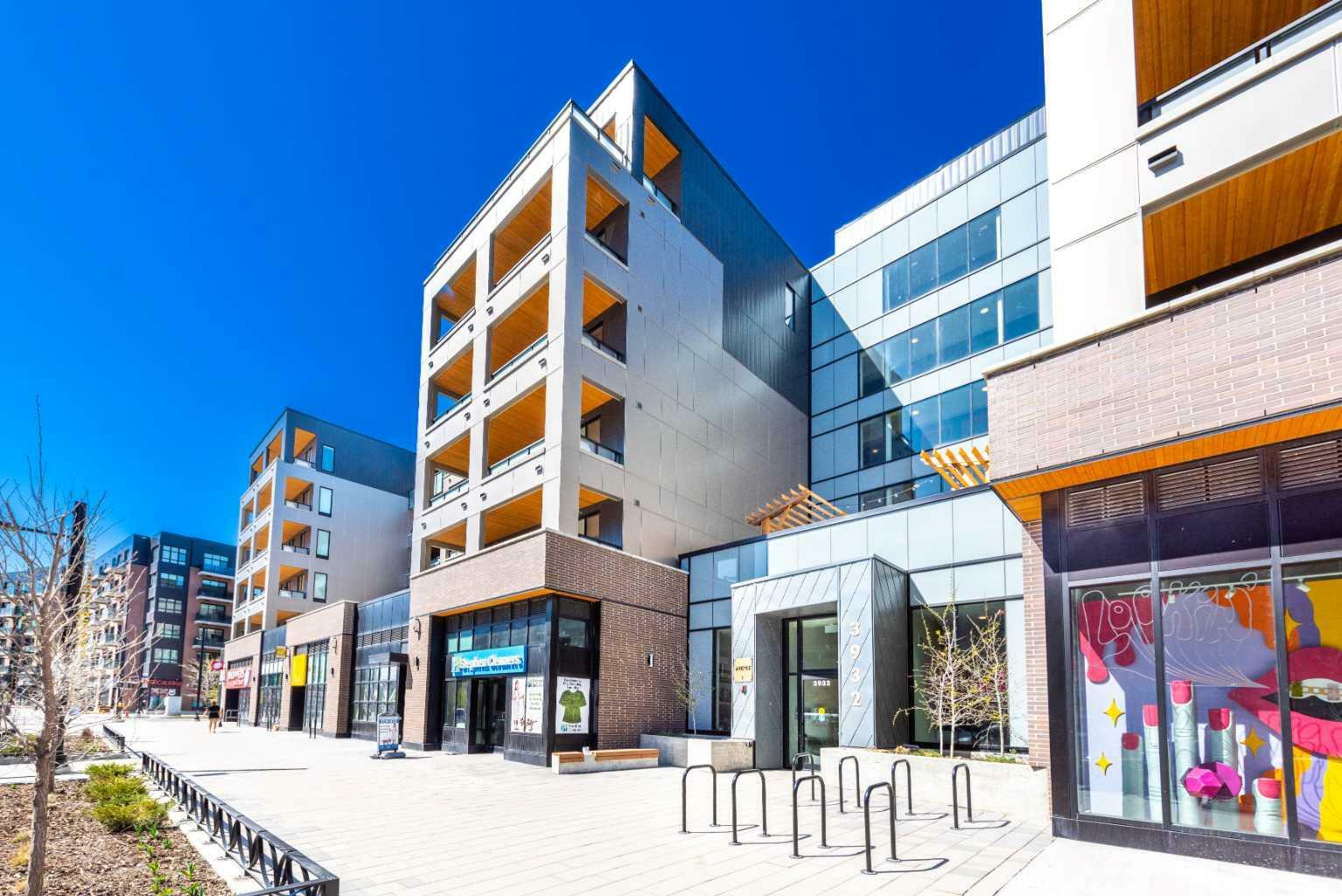 Property Photo:  3932 University Avenue NW 214  AB T3B 6P6 