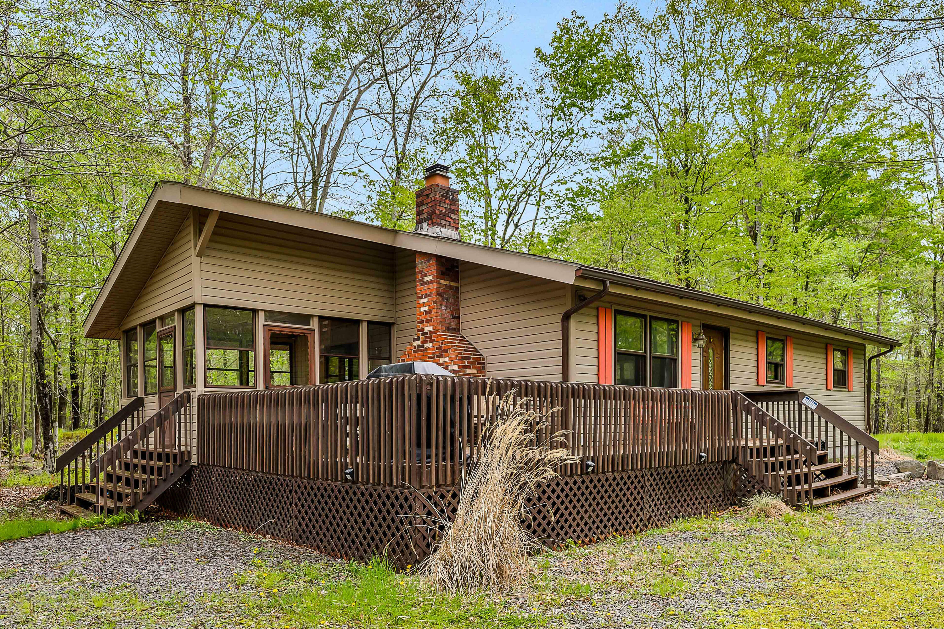 Property Photo: 82 Lyman Lane PA 18424