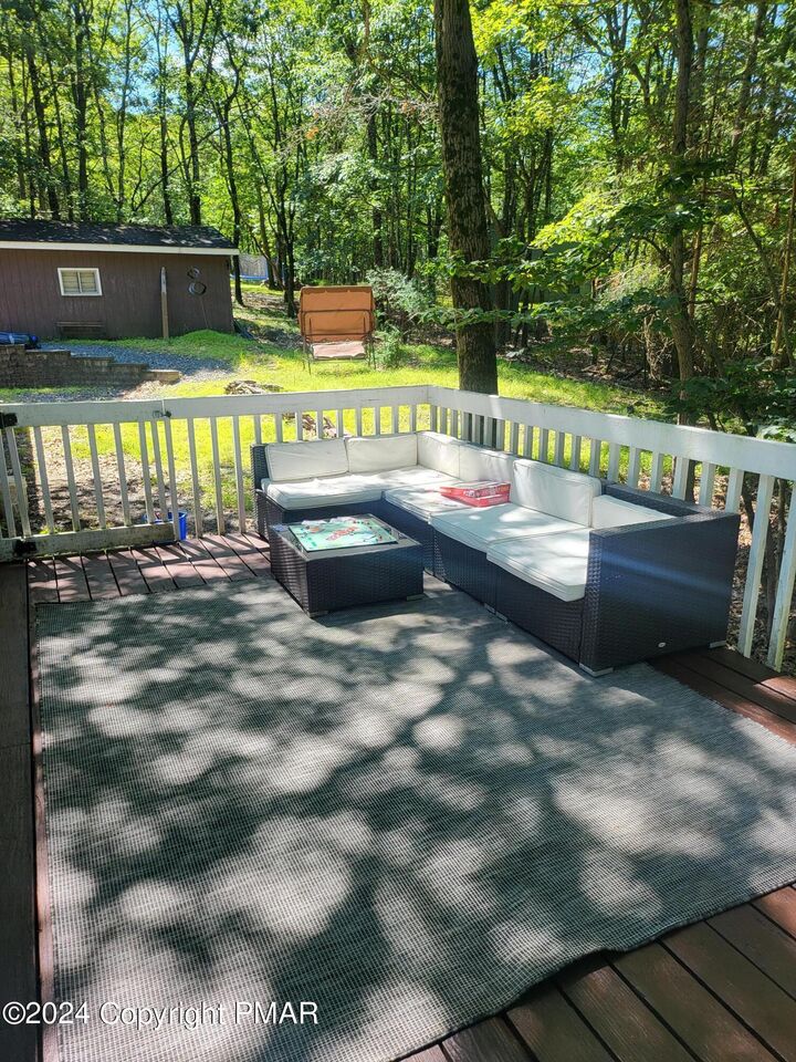 Property Photo: 66 Winding Way PA 18210