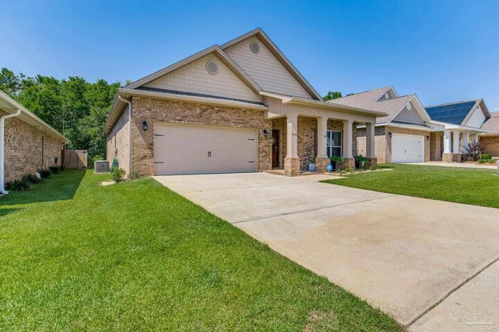 Property Photo: 7990 Burnside Loop FL 32526