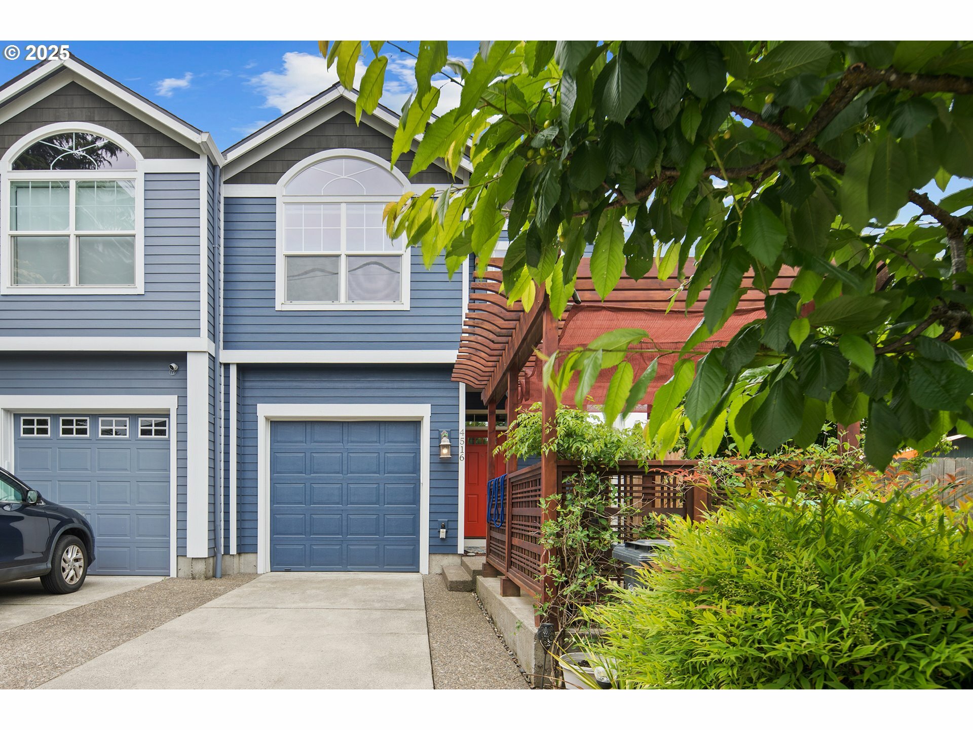 Property Photo:  4516 SE Ogden St  OR 97206 