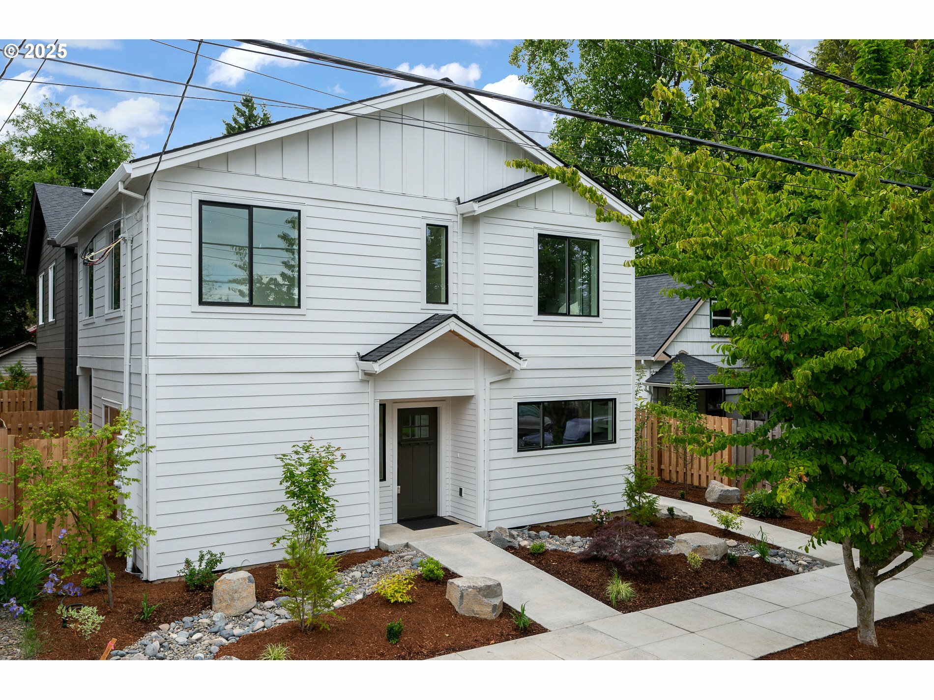 5827 NE 16th Ave  Portland OR 97211 photo