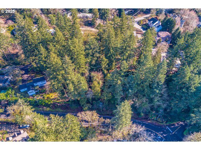 Property Photo: 17035 Westview Dr OR 97034