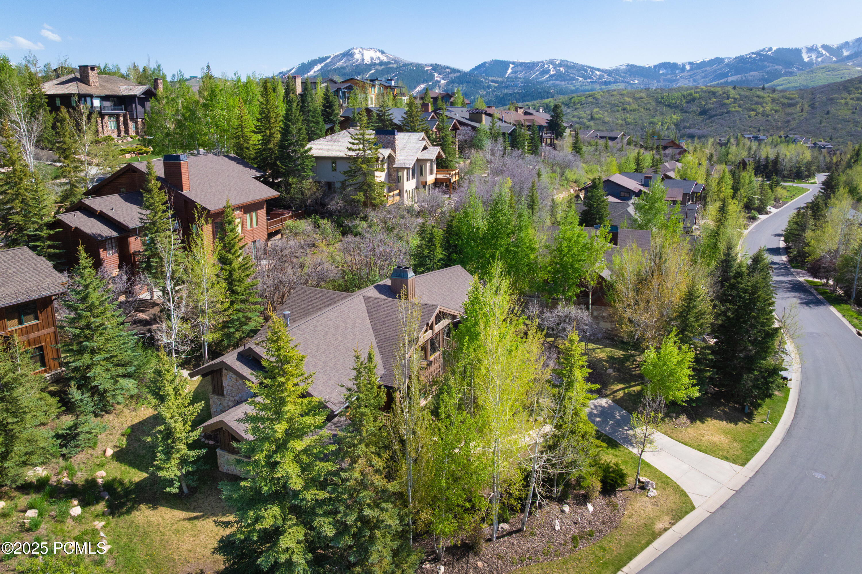 Property Photo: 3652 Sun Ridge Drive UT 84060