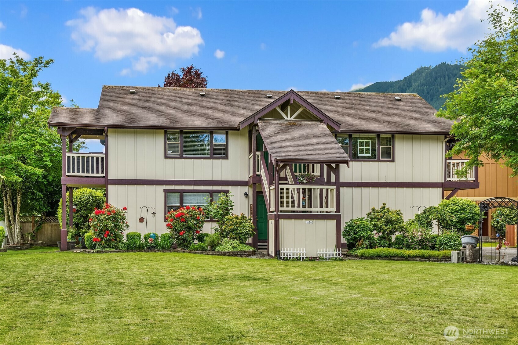 Property Photo:  418  Stow Avenue S  WA 98045 