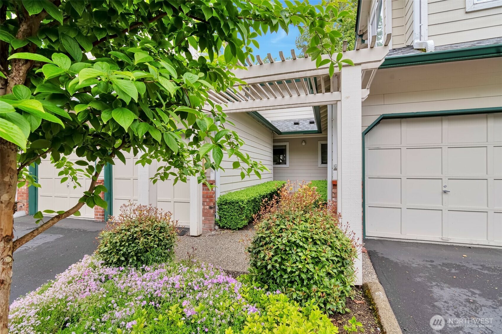 Property Photo:  1131  115th Street SW M2  WA 98204 