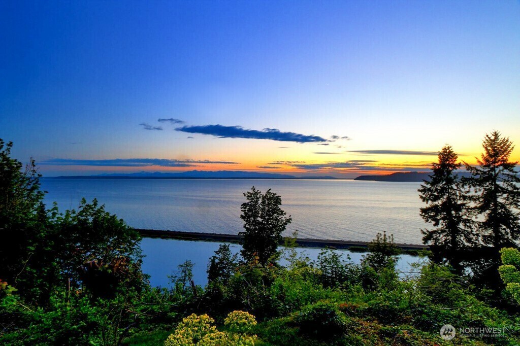Property Photo:  12603  Possession Lane  WA 98026 