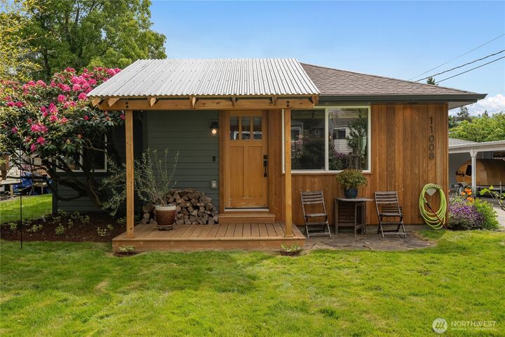 Property Photo:  11008  2nd Avenue S  WA 98168 