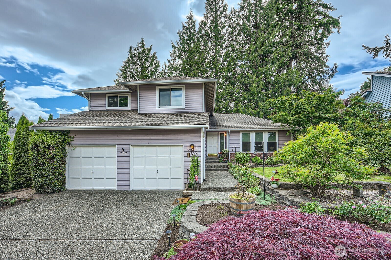 Property Photo: 929 224th Avenue NE WA 98074