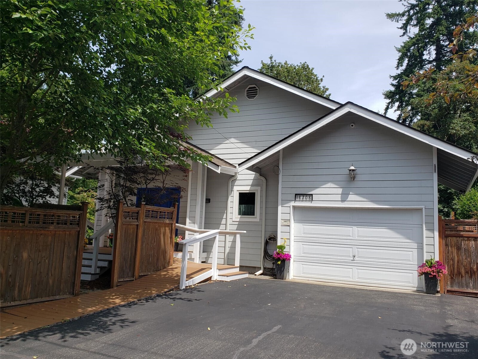 Property Photo:  18208  25th Avenue NE  WA 98155 