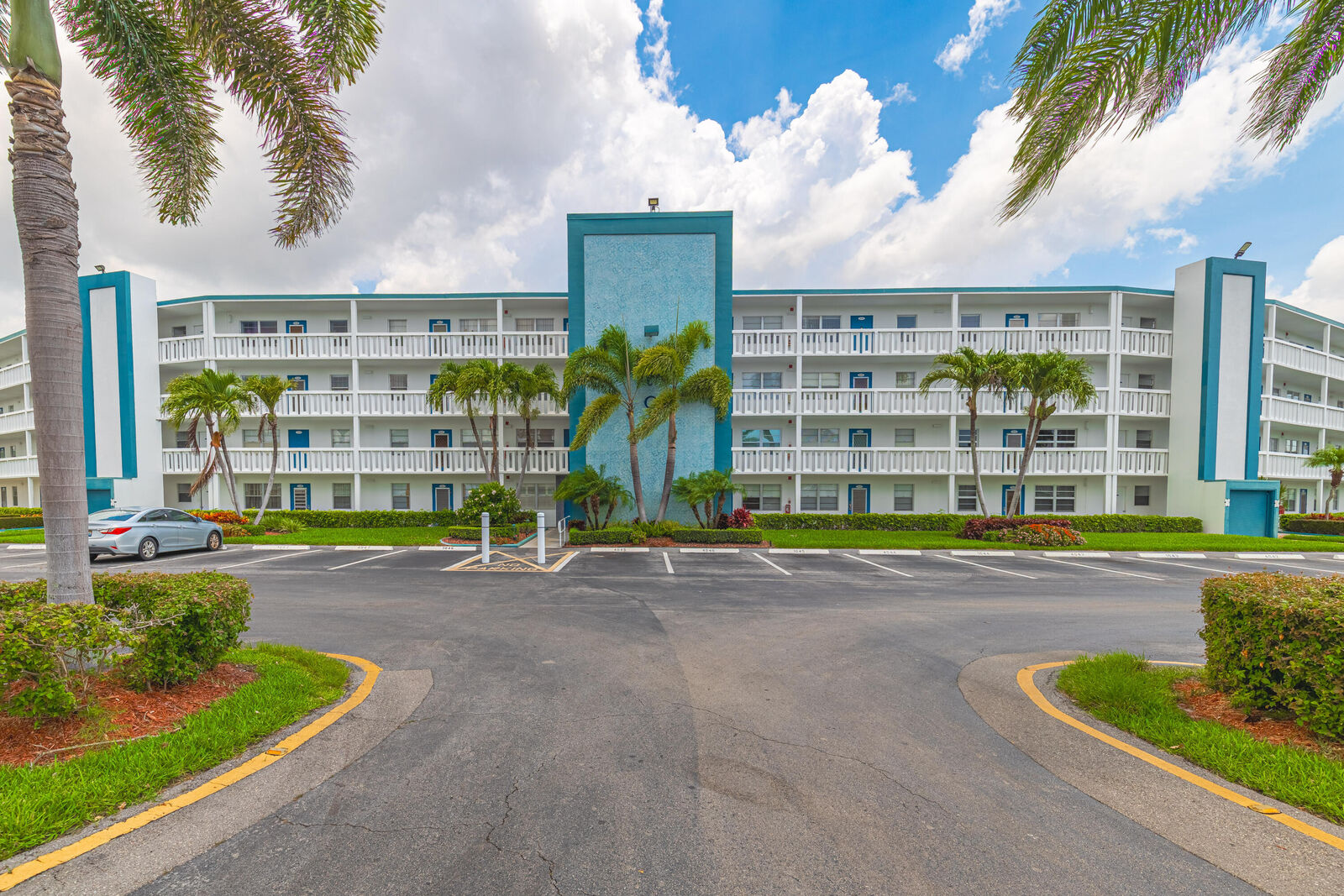 Property Photo: 4048 Exeter C FL 33434