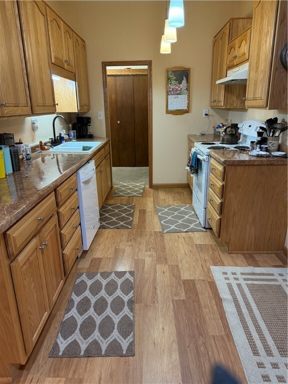Property Photo: 410-410 1/2 W Elm St WI 54729