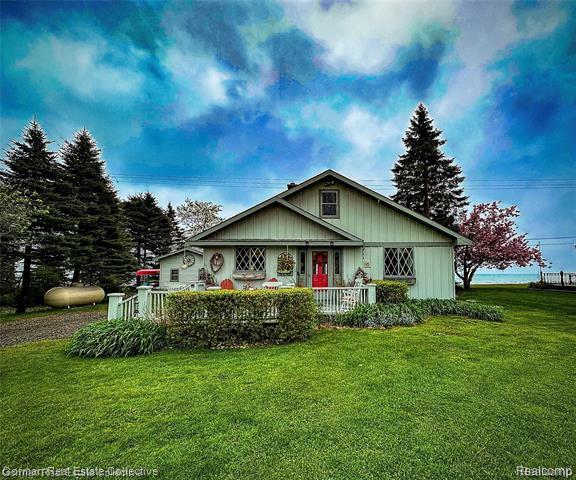 2109 S Lakeshore Rd.  Harbor Beach MI 48441 photo