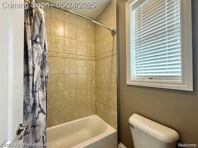 Property Photo: 8814 Prestwick Lane MI 48095