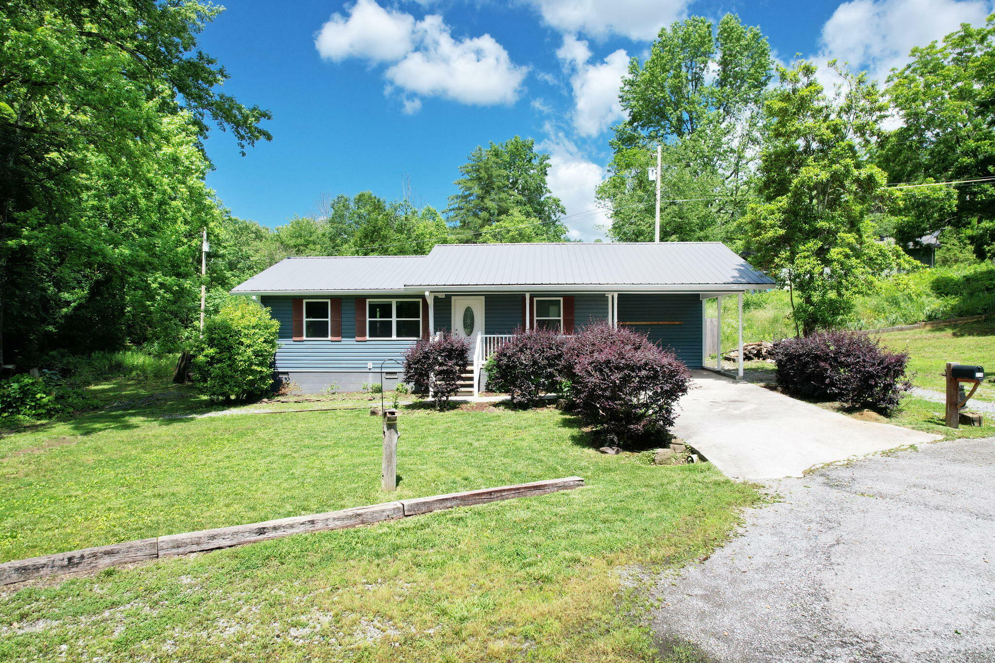 Property Photo: 724 Sequoya Lane TN 37331