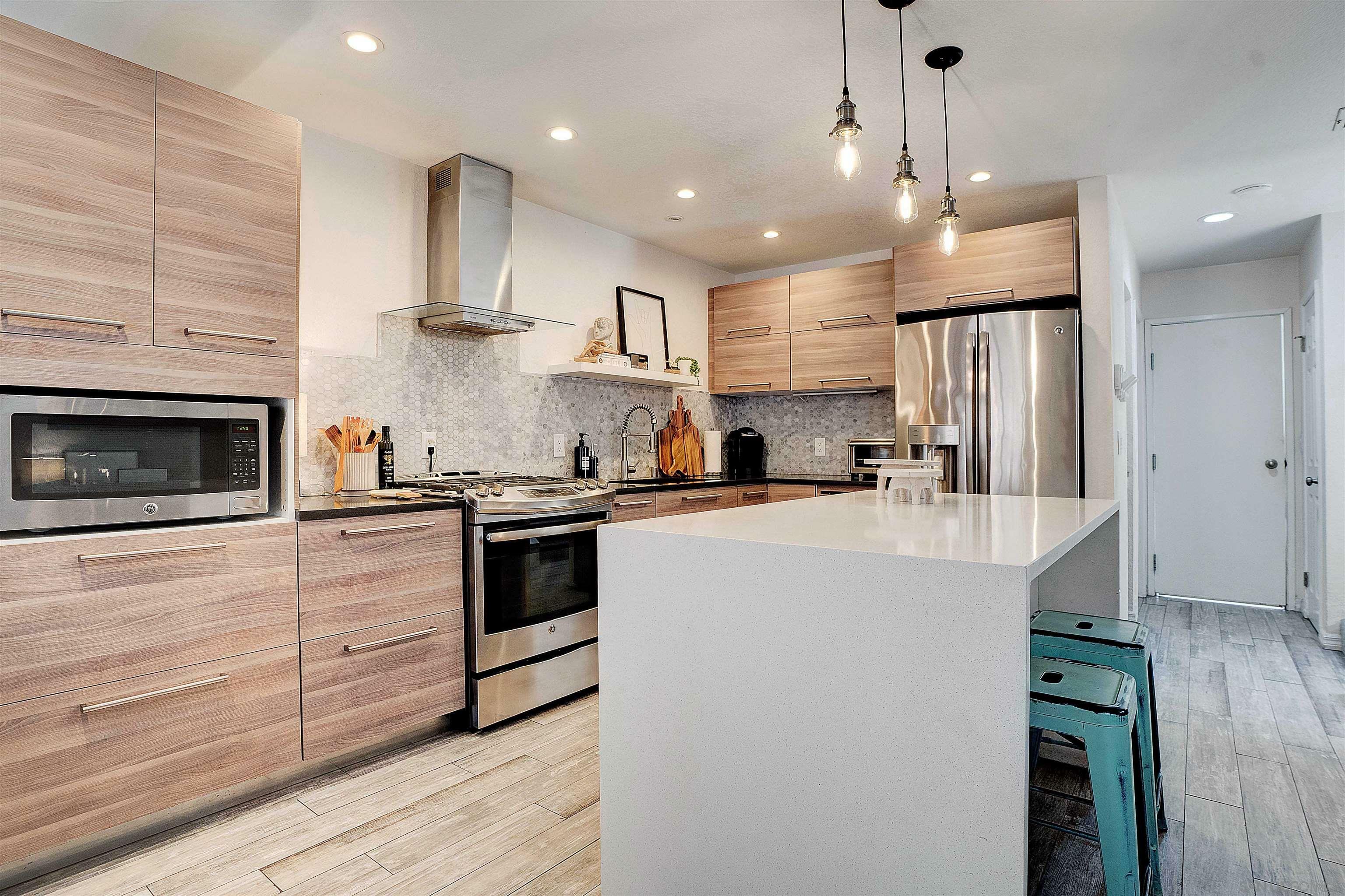 Property Photo: 4771 Jewell St 2 CA 92109