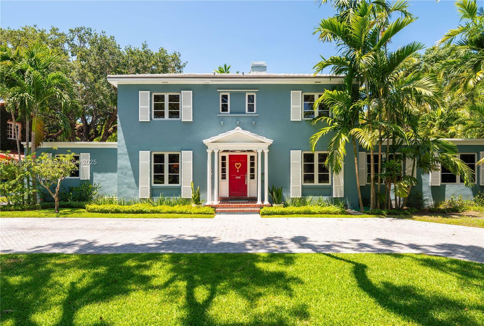 Property Photo: 3245 Riviera Dr FL 33134