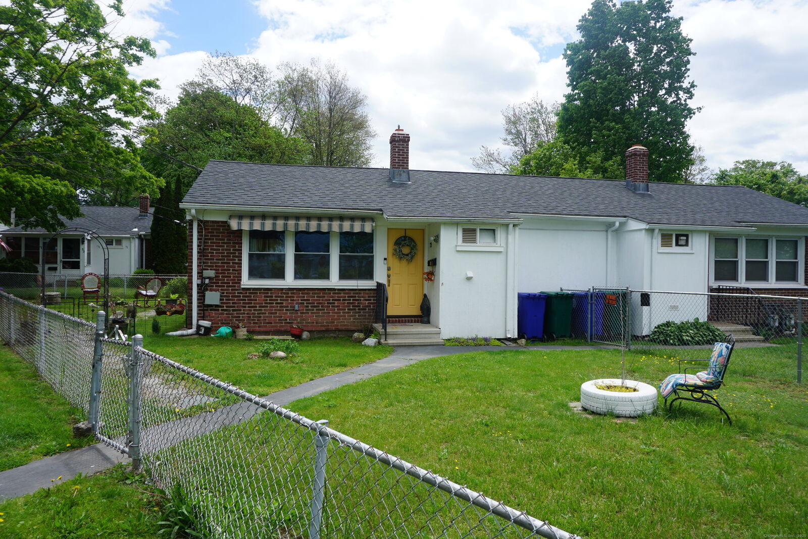 Property Photo:  21 Bullard Court 21  CT 06614 