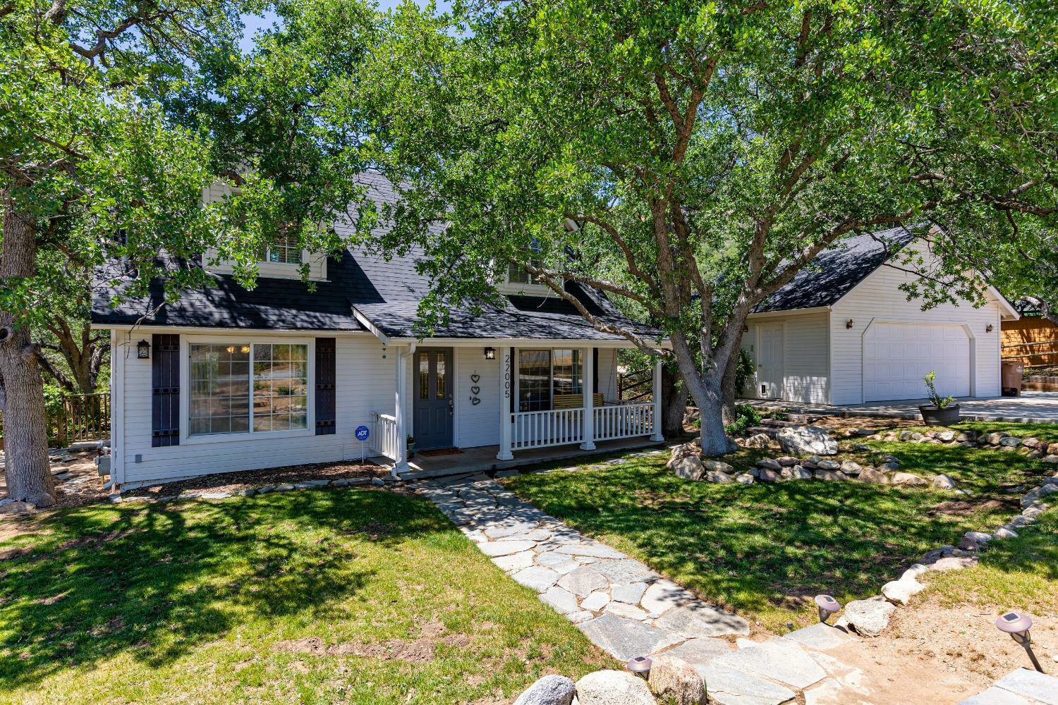 Property Photo: 22005 Valley Vista Drive CA 93561