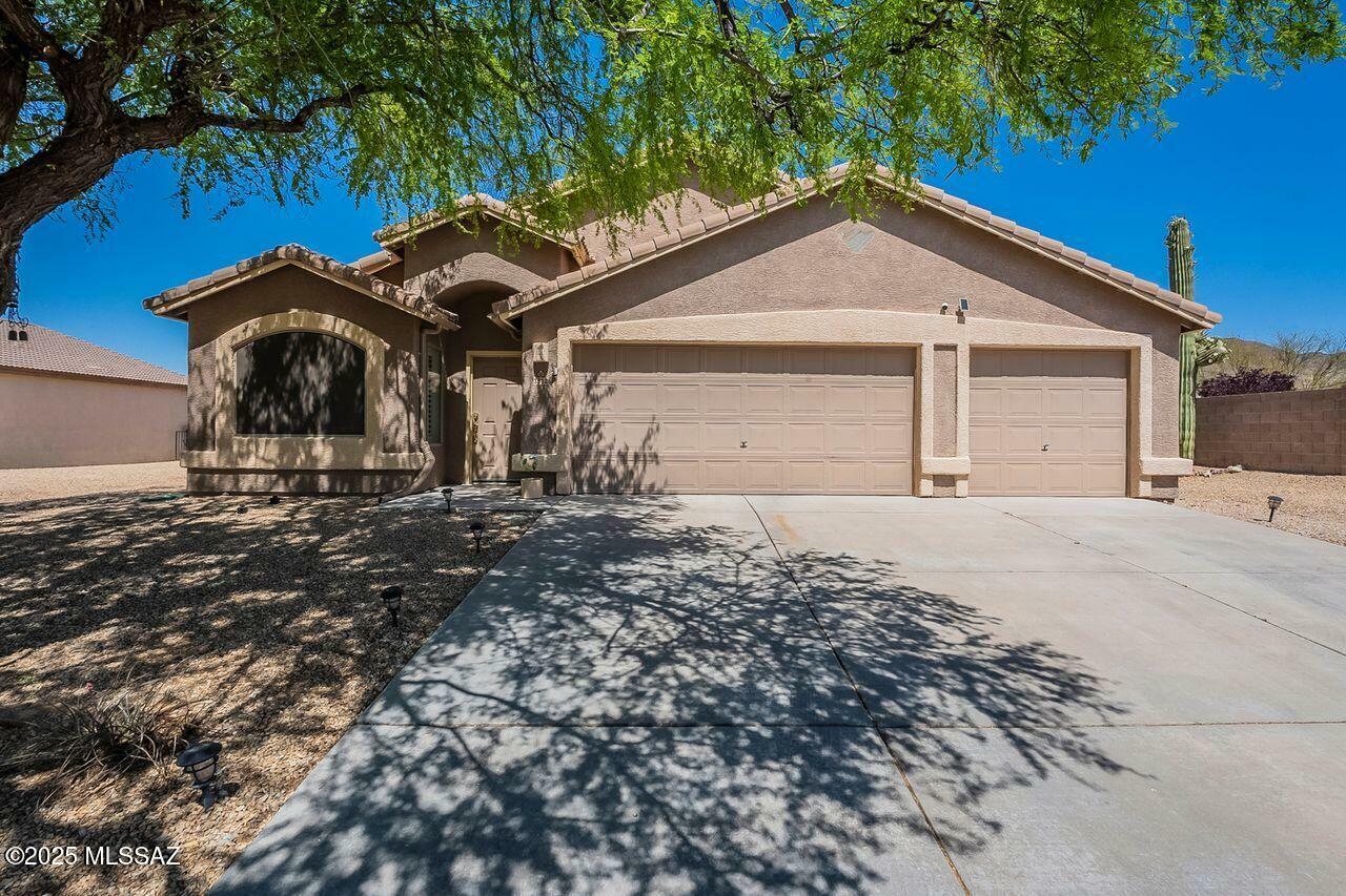 Property Photo: 3612 S Desert Motif Road AZ 85735