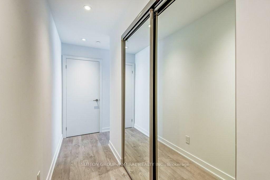 Property Photo: 1928 Lake Shore Boulevard W 3206 ON M6S 1A1