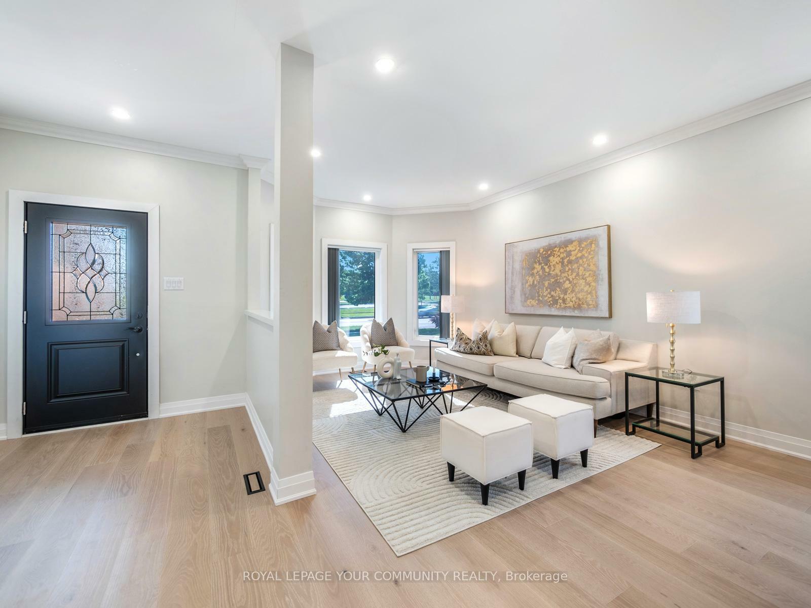 Property Photo: 258 Livingstone Street ON L4M 6N6