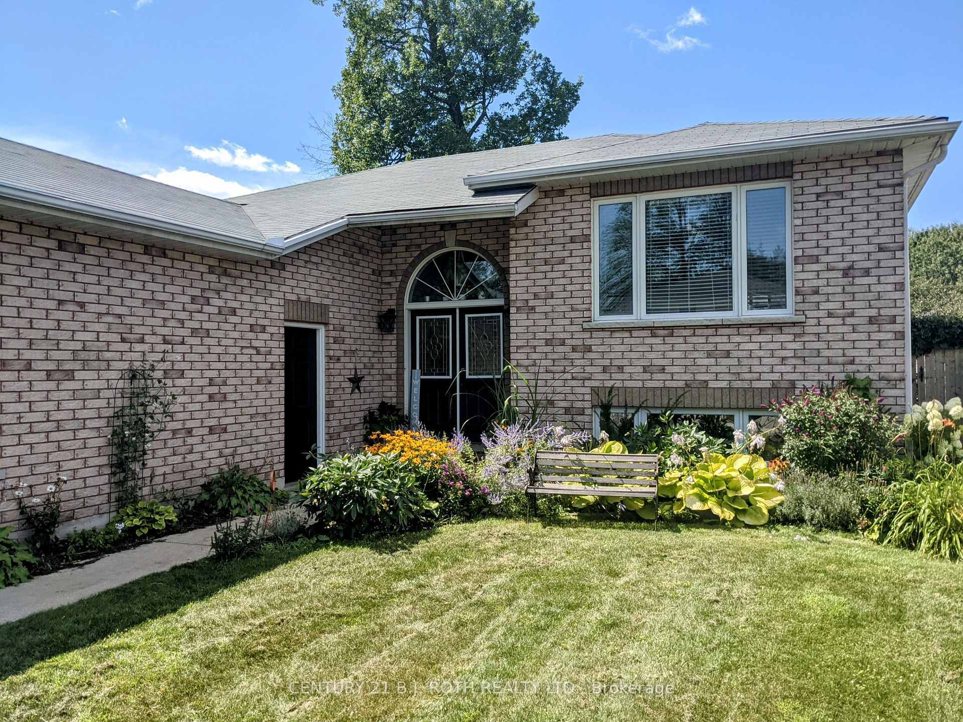 Property Photo: 60 Riverdale Drive ON L9Z 1G1