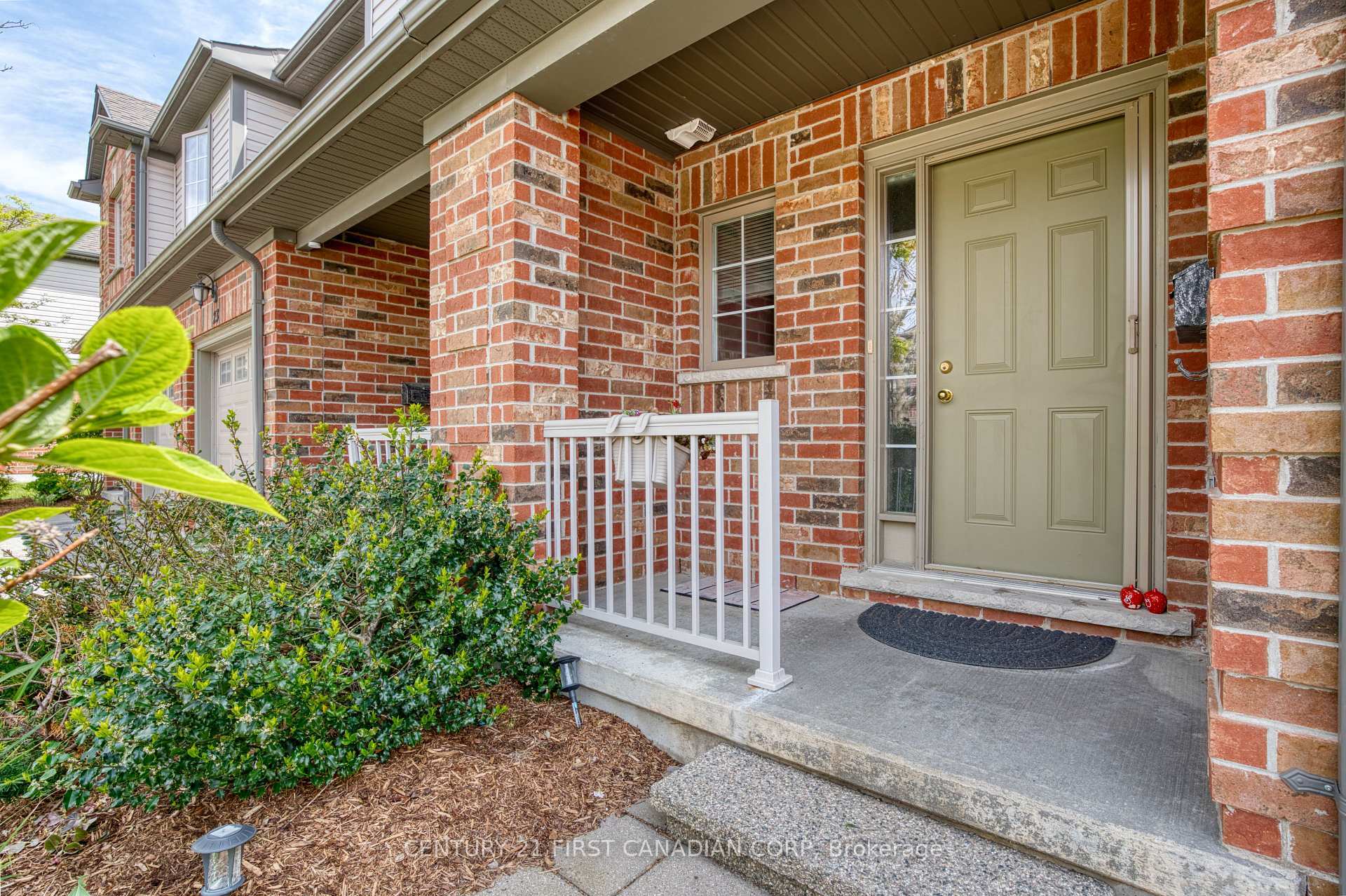 Property Photo: 600 Hyde Park Road 27 ON N6H 5W8