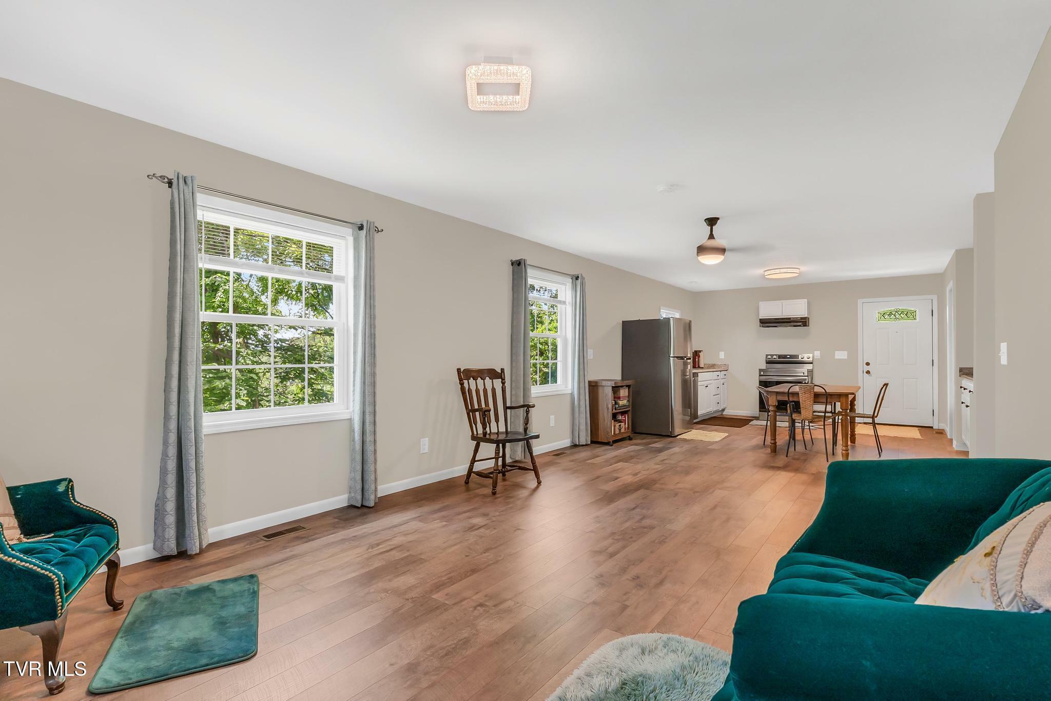 Property Photo:  515 Aesque St Extension  TN 37665 