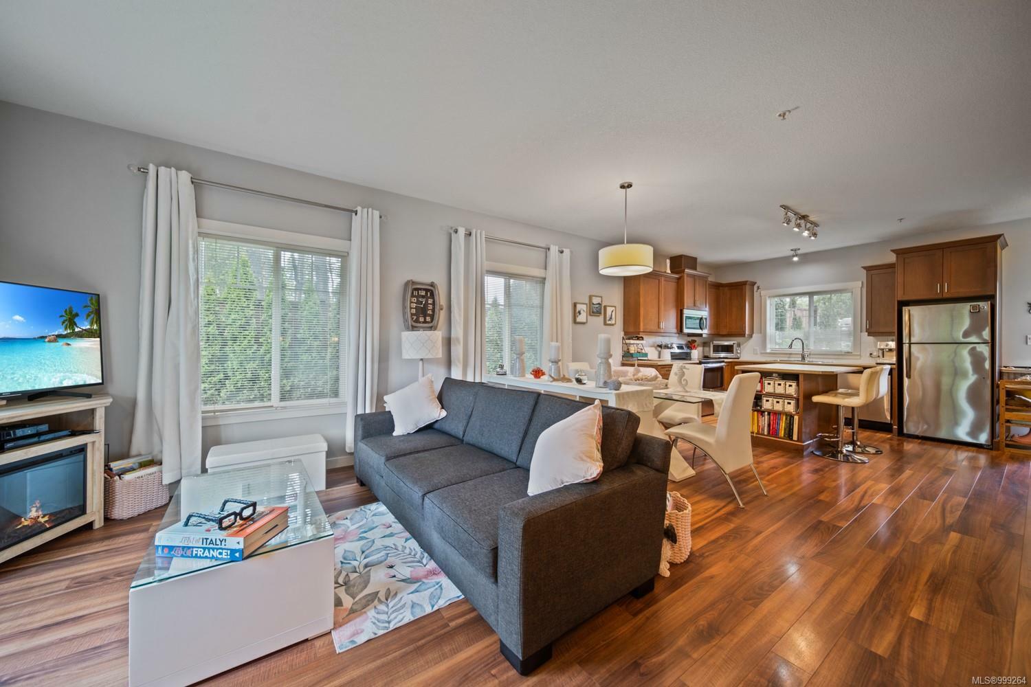 Property Photo:  1720 Dufferin Cres 101  BC V9S 0B9 