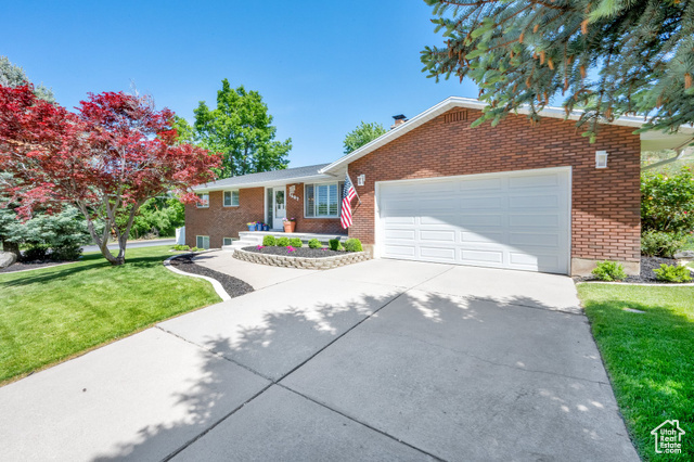 Property Photo: 1607 Mountain Cir UT 84037