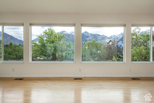 Property Photo:  2006 E Creek Rd  UT 84093 