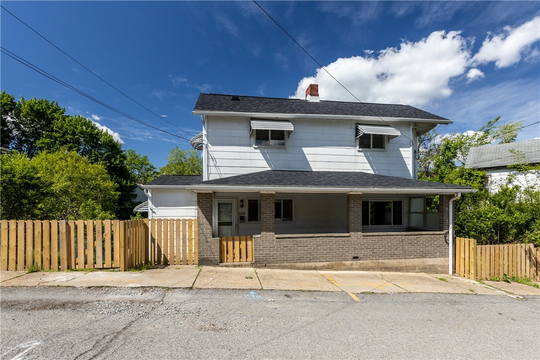 228 Marion St  McKees Rocks PA 15136 photo
