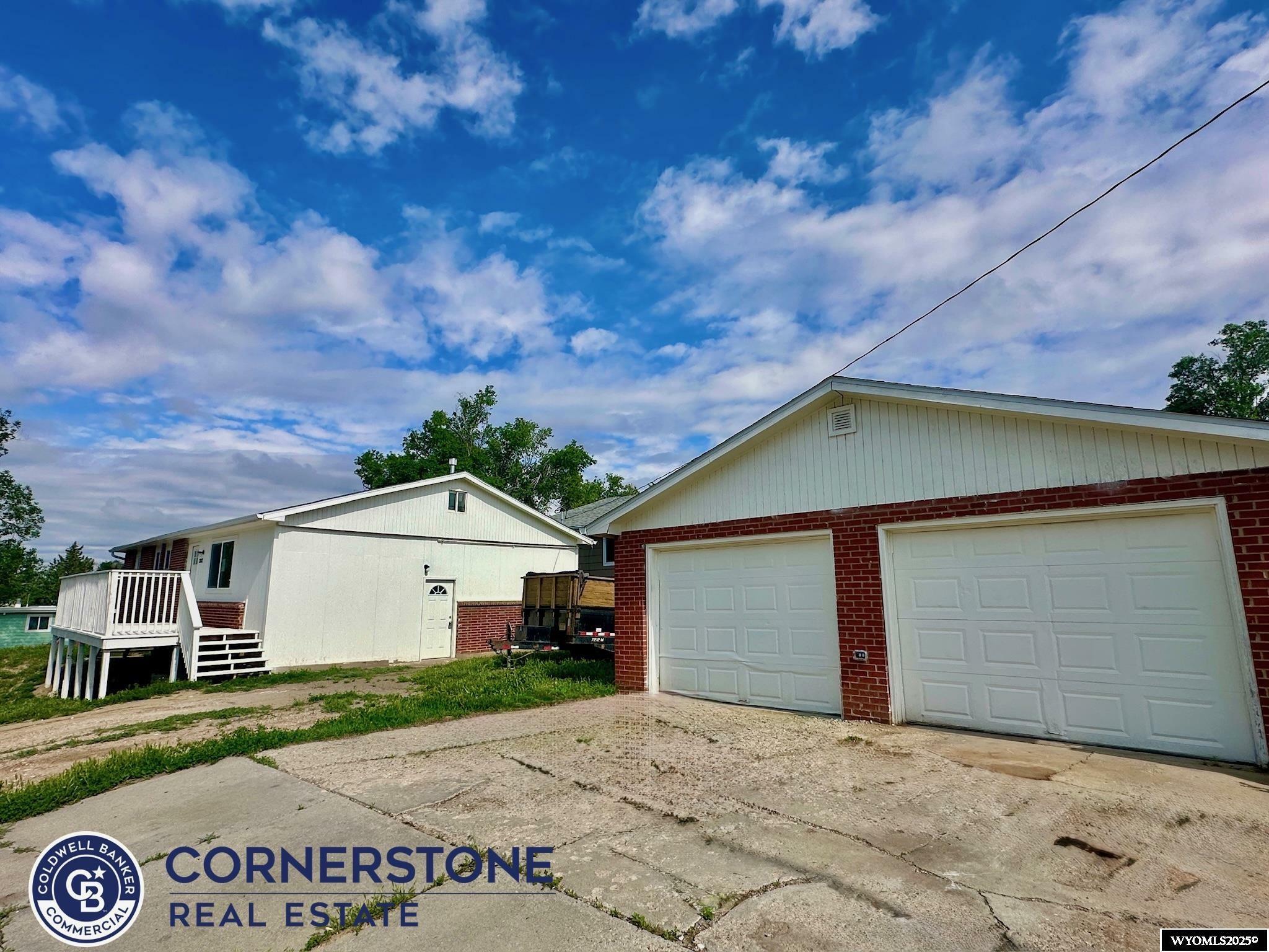 Property Photo: 1302 E 7th Street WY 82601