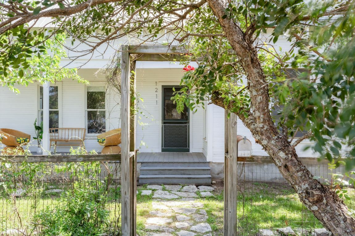 Property Photo: 1211 E 13th Street TX 78702