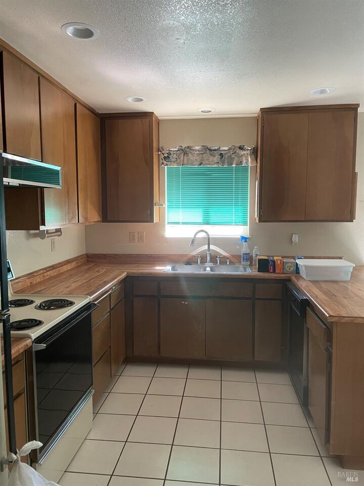 Property Photo: 559 Donner Lane CA 95482