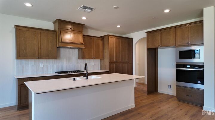 Property Photo:  12812 Kinnick  CA 93311 