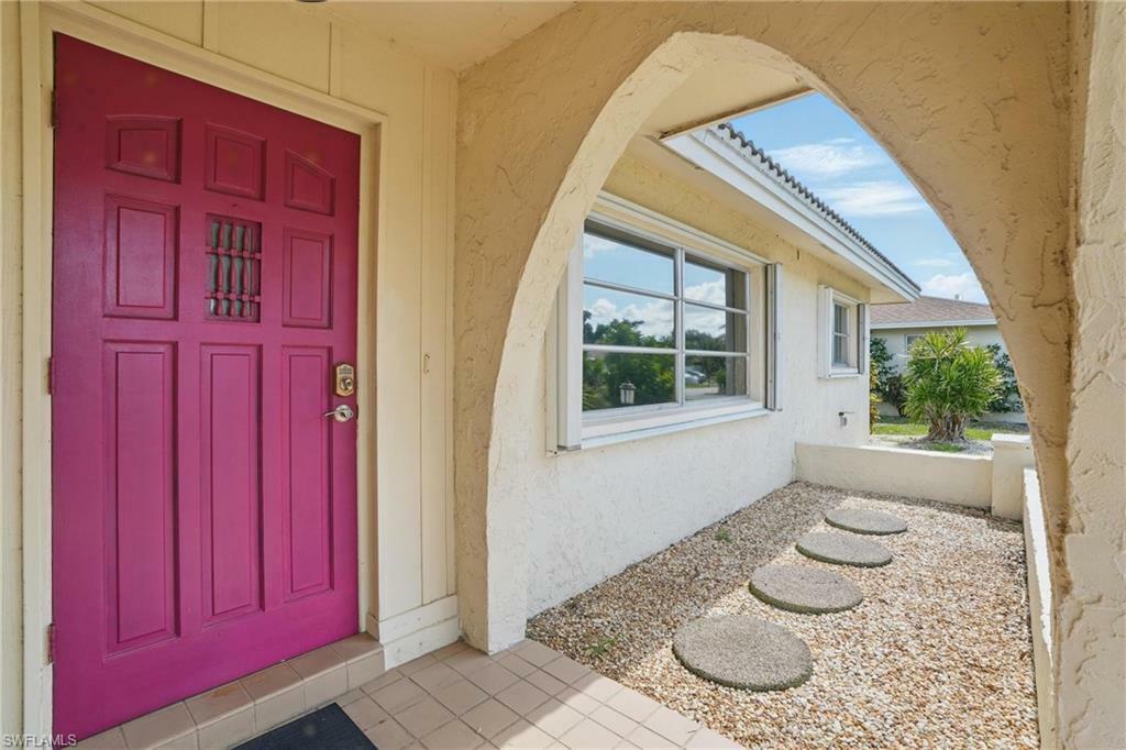 Property Photo: 1303 SE 33rd Ter FL 33904