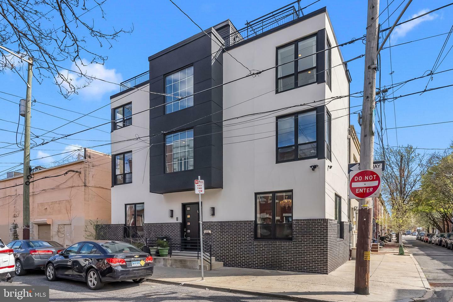 Property Photo: 1001 S Chadwick Street PA 19146