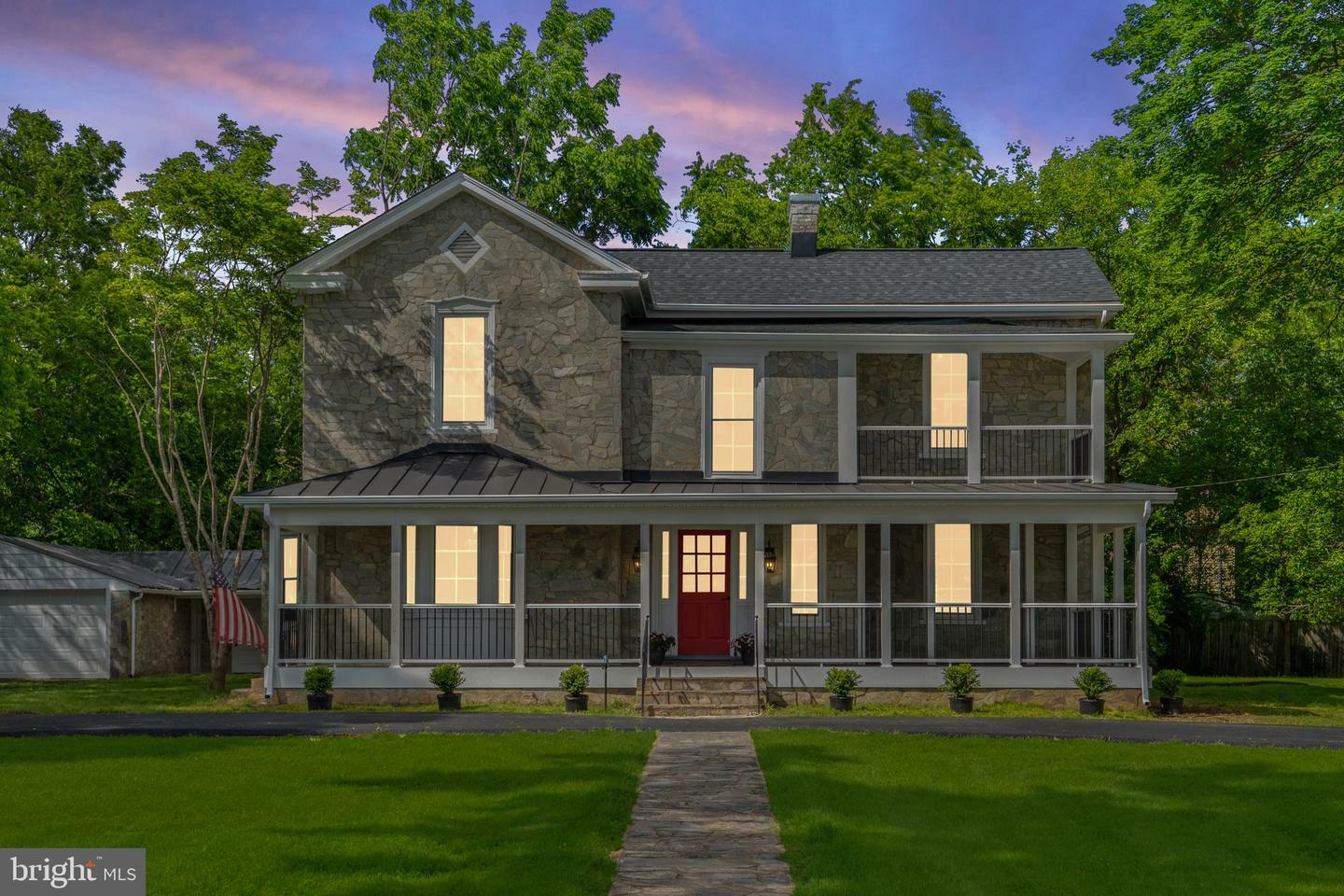 Property Photo: 105 E Washington Street VA 22734