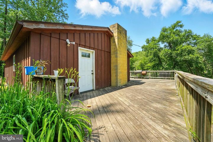 Property Photo:  13057 John Marshall Highway  VA 22642 