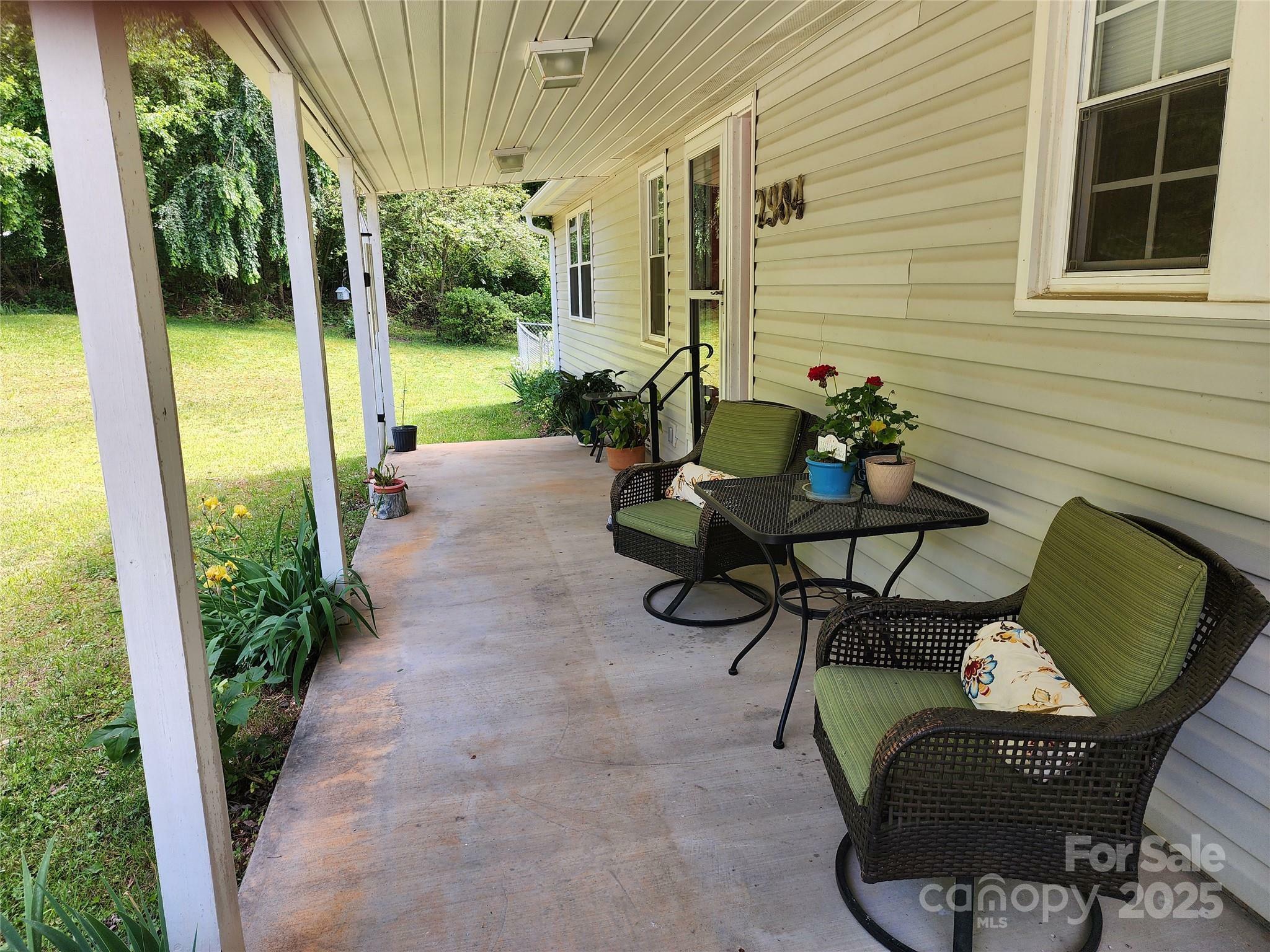 Property Photo:  2904 E Brocktown Road  NC 28654 