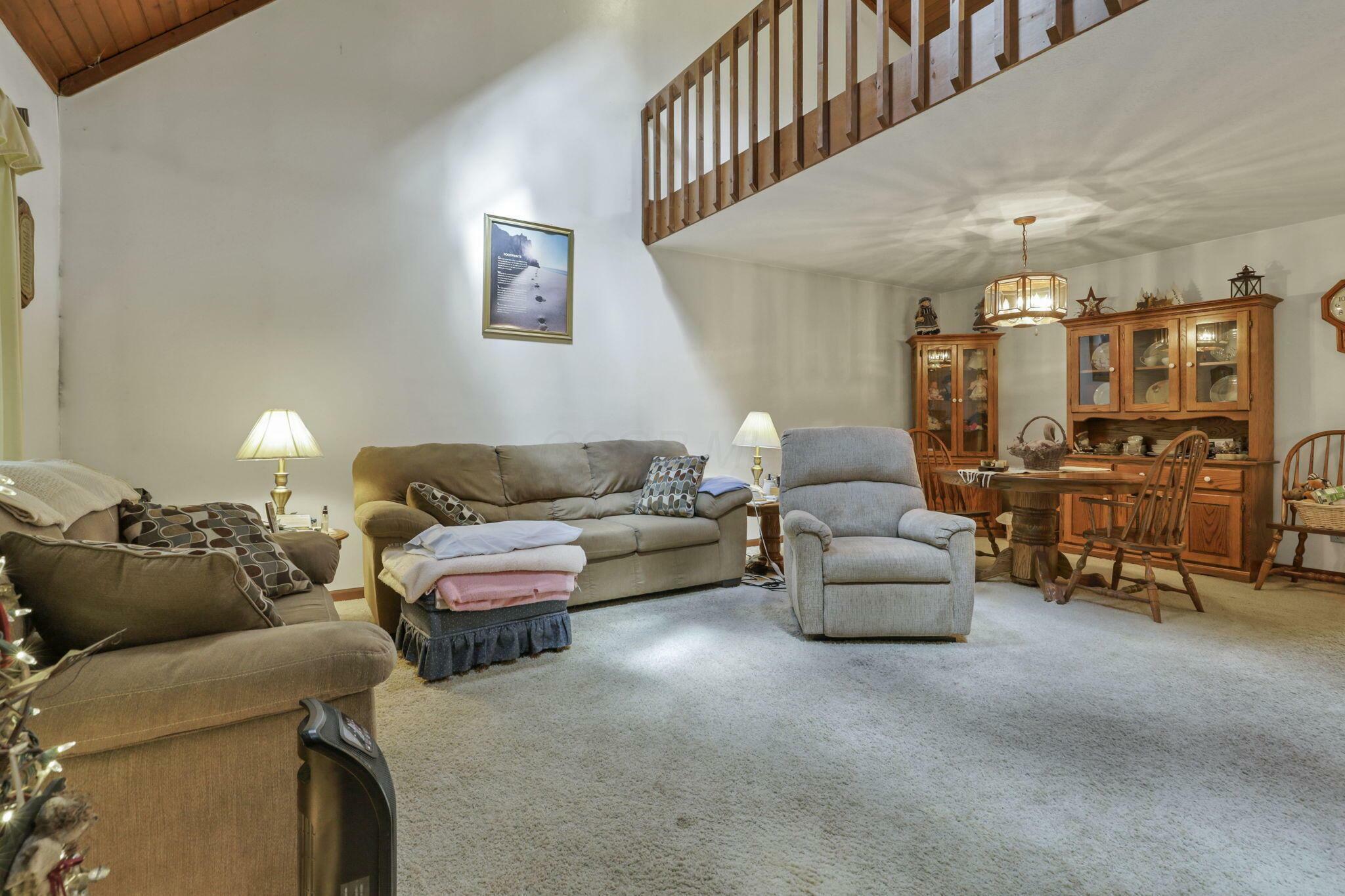 Property Photo: 4420 Tavener SE Road OH 43055