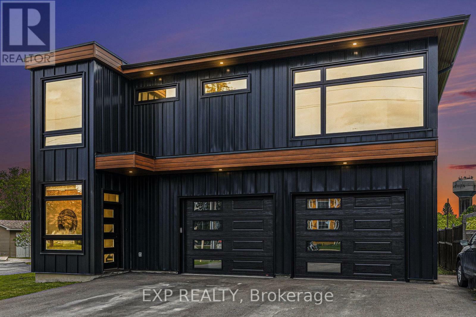 Photo de la propriété:  1056 Notre Dame Street  ON K0A 1W0 