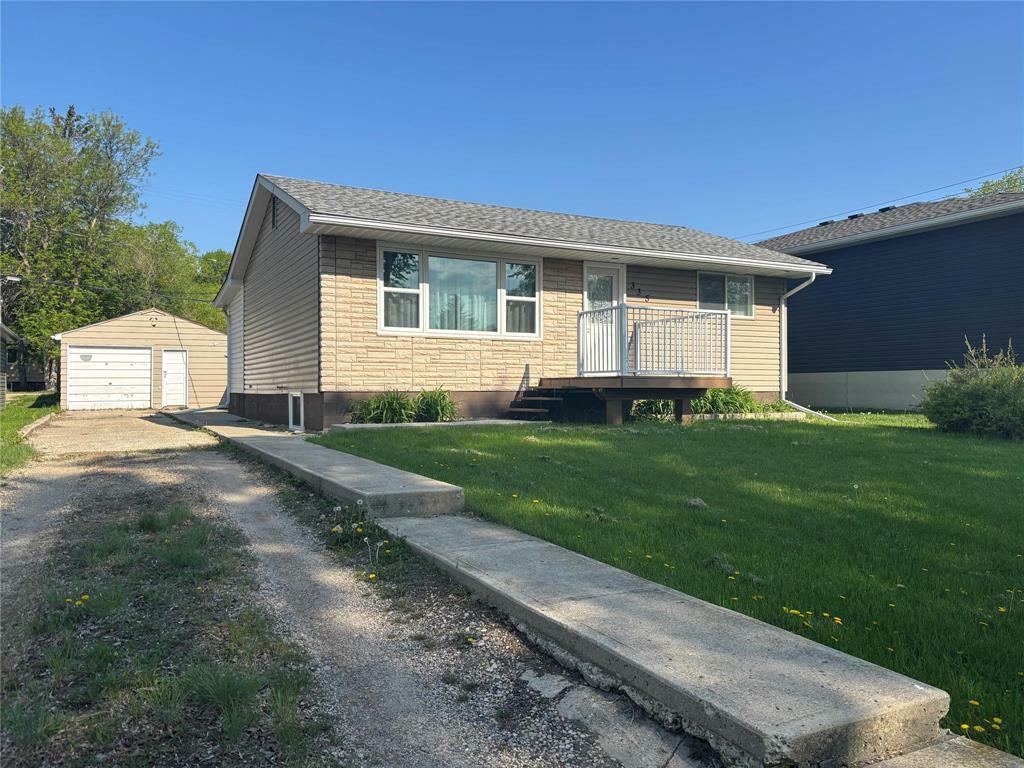 335 Laurier Avenue  Killarney MB R0K 1G0 photo